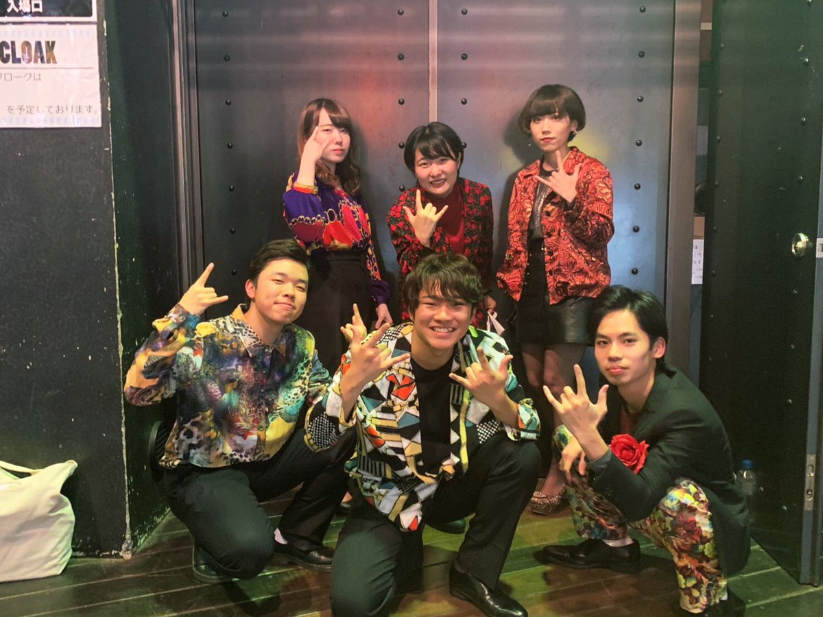 chuo_mitsuboshi's tweet photo. #アカパリNEXT 無事歌い切りました！ 聴きにきてくださった皆様ありがとうございました🙌
メンバーの留学に伴い、昨日のライブをもちまして中央線通勤特快は活動休止となります。1年間ありがとうございました！
今後もワンマンライブの写真などツイートしていきますので最後までお楽しみください😆💕 https://t.co/Tt3f9bI5WW
