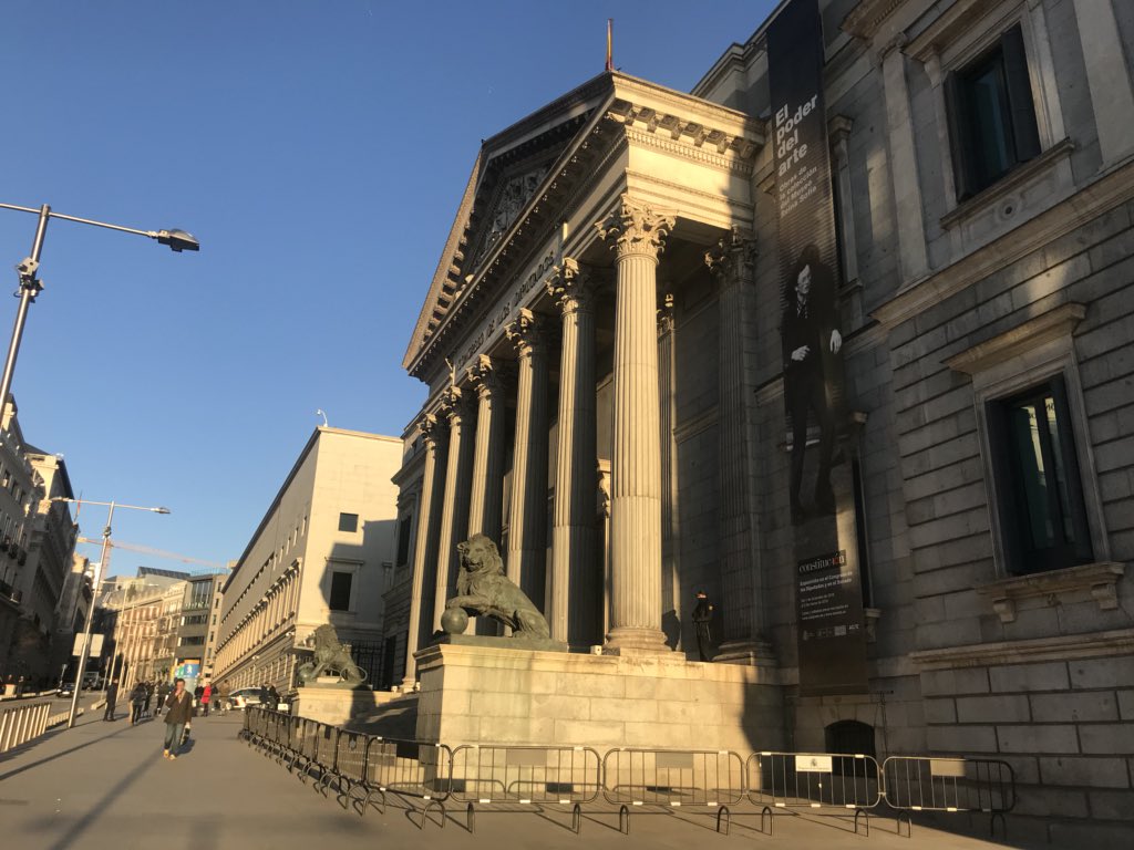 Finalmente no pudo ser. Meses de trabajo para conseguir unos presupuestos que suponían un gran avance social tan necesario en nuestro país, pero no ha sido posible por el acoso de una derecha,  que nunca asume estar fuera del poder, y la presión sofocante del indepentismo catalán