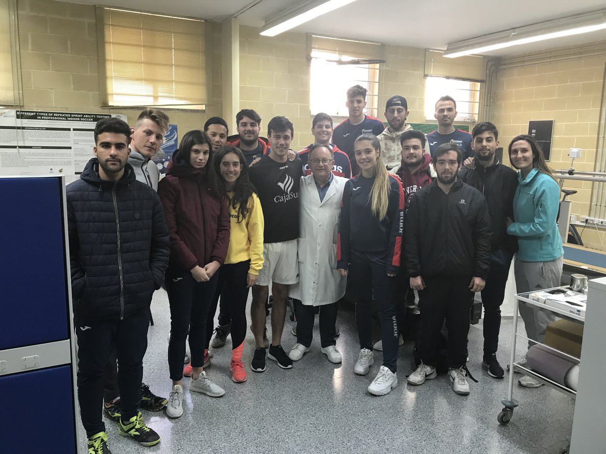 CEI_Tartessos's tweet photo. Los alumnos de Primero del #GSTEAS del @CEI_Tartessos han visitado las instalaciones del #centroandaluzmedicinadeportiva, donde han podido presenciar como se realiza un electrocardiograma, una espirometría, una prueba de esfuerzo o diferentes tests de saltos, @centrostafad https://t.co/00cqsVKl5m