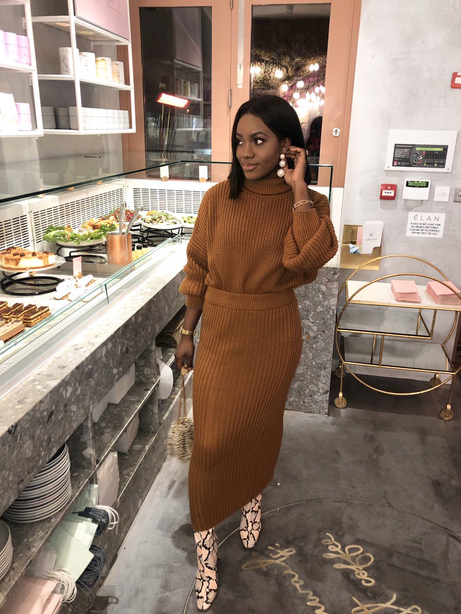 Jadevanrielx's tweet photo. Ladies it’s Galentines day! Sometimes have a cute date with your girls whether you’re single or in a relationship 😉💗 https://t.co/XrWb3QR7tr