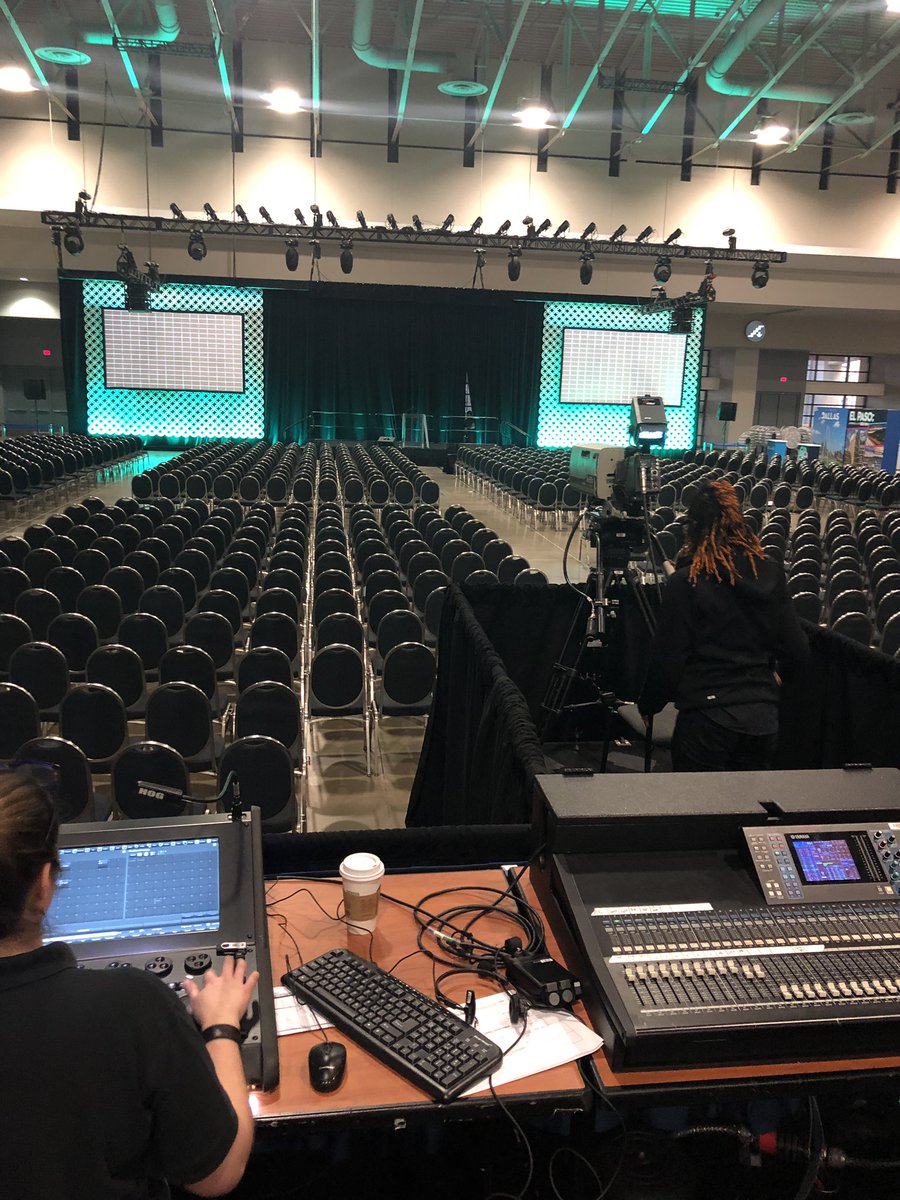 bgustis's tweet photo. Getting ready for Destinations Showcase! Over 800 meetings professionals, 115 exhibitor destinations, 4 @pcmahq Educ sessions, friends from @IMEX_Group @HiltonHotels @discover_PR #DSDC19 @destintl https://t.co/tQnTX8bUe2