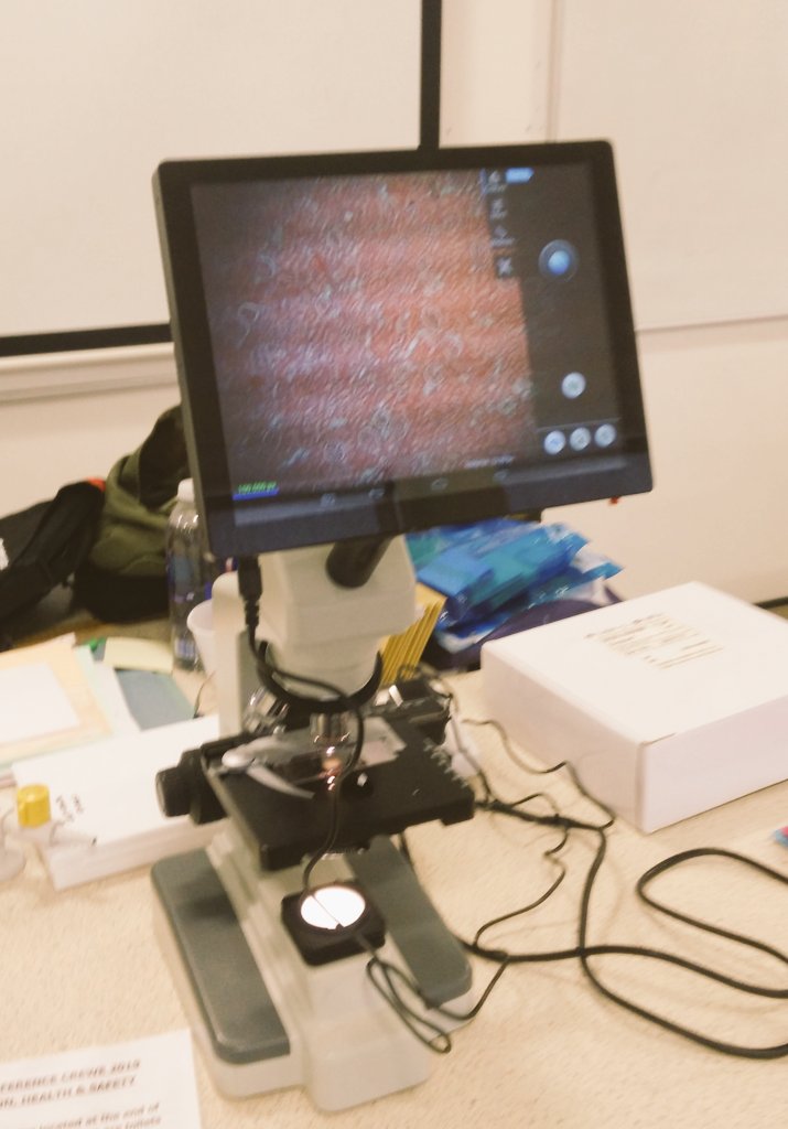 The digipad displaying kidney sections prepped by undergrads (thanks <a href="/Drsjones1982/">Sarah Jones</a>) from <a href="/MMUEngage/">Manchester Met Science and Engineering</a> / @MMU_HCS seemed to be a hit with the B-tech students from <a href="/CheshireCollSW/">Cheshire College - South & West</a>