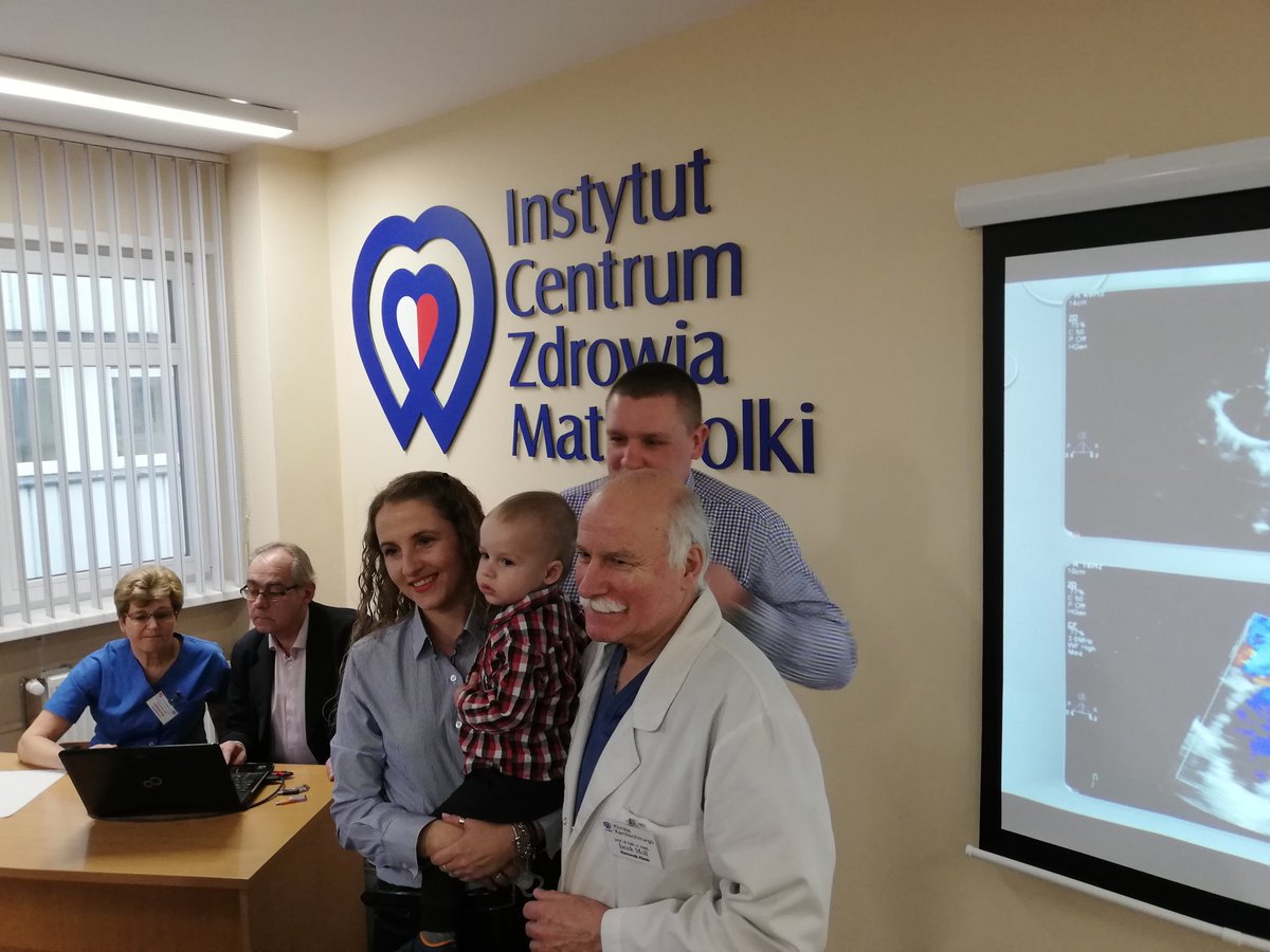 m_szkudlarek's tweet photo. Profesor Jacek Moll z @ICZMP by ratować życie małego chłopca jako pierwszy kardiochirurg w Polsce wszczepił własnoręcznie uszytą zastawkę. Zabieg się udał a półtora roczny Miłosz może spokojnie się rozwijać #lodz @RadioZET_NEWS https://t.co/wkZ2UosbUX