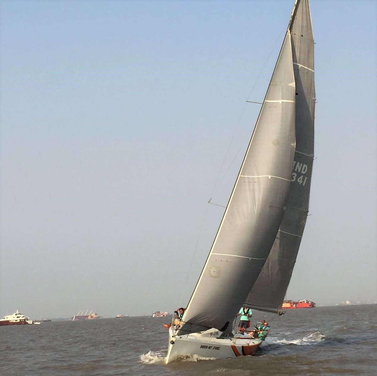 festofsails's tweet photo. #Throwback to this Beautiful #Seabird at Festival of Sails mumbai.

#FOSMumbai2019 #Sailing #SailingIndia
#Sailboats #Yatch #SailingMumbai #FestivalOfSailsMumbai #FestOfSails2019 #FOSMumbai #FestivalOfSailsIndia #Mumbai #India #ArabianSea https://t.co/Y1Kuw39HJQ