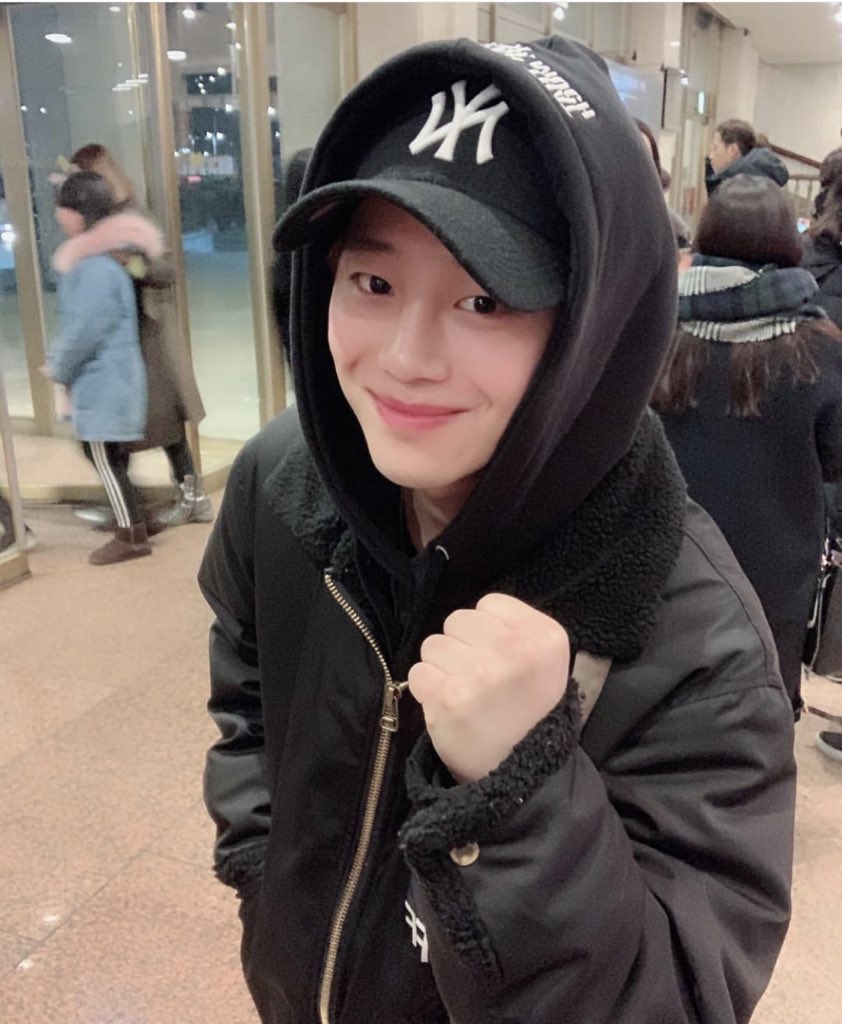 euijinszone's tweet photo. [INSTA][TRANS] 190213 Euijin Instagram Post @BigFlo_official @official_UN_B 

Interesting~!! #update #afteralongtime #declaringimalive #culturallife #musical https://t.co/Mh7NApd7MW