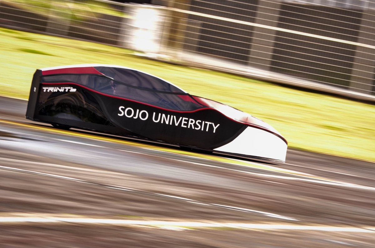 SoDA_2019's tweet photo. ヒロ君の作品

タイトル：Trinity

毎年行われる熊本電池エコレースに出すEVカーの、カウルのデザイン。 https://t.co/ewwNHetMhn