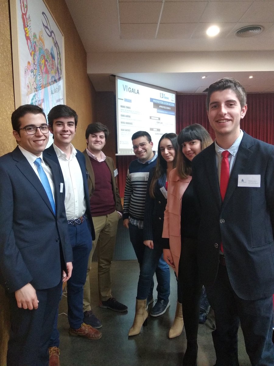 copymsa's tweet photo. Faltan unos instantes para conocer al ganador de #Proyeccom19. Mientras tanto, seguimos con nuestra Civil War particular con @proximaparada20... Aunque más alegres ahora. Los nervios afloran. https://t.co/Ntba8xHYEB
