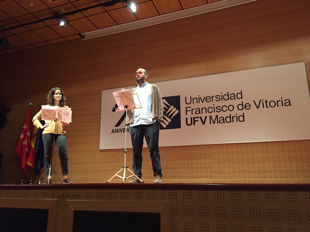 Disfrutando de un coloquio teatralizado sobre El Taller del Orfebre con nuestros compañeros de <a href="/teatro_ucv/">Aula de Teatro UCV</a> @UCV_es #teatroUFV