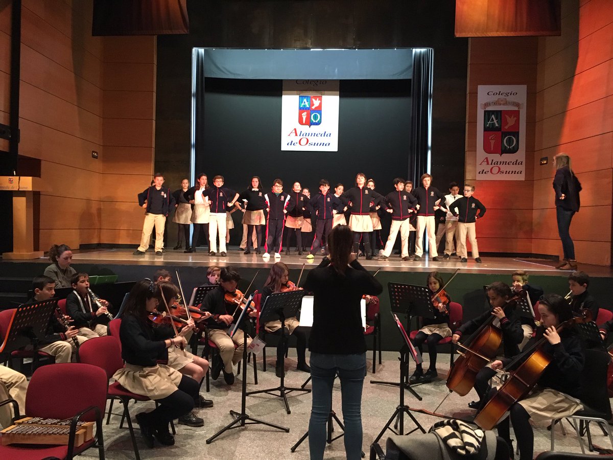 colegio_alameda's tweet photo. Ensayos de los alumnos de 5º de #Primaria donde se preparan para representar próximamente su producción musical #TheWisdomTree dentro del #ProyectoCAOS. Anímate y sigue votando en https://t.co/exUuVNpOgM por nuestra candidatura. ¡Gracias por tanto apoyo! #PremiosIE https://t.co/19TZyaFt8J