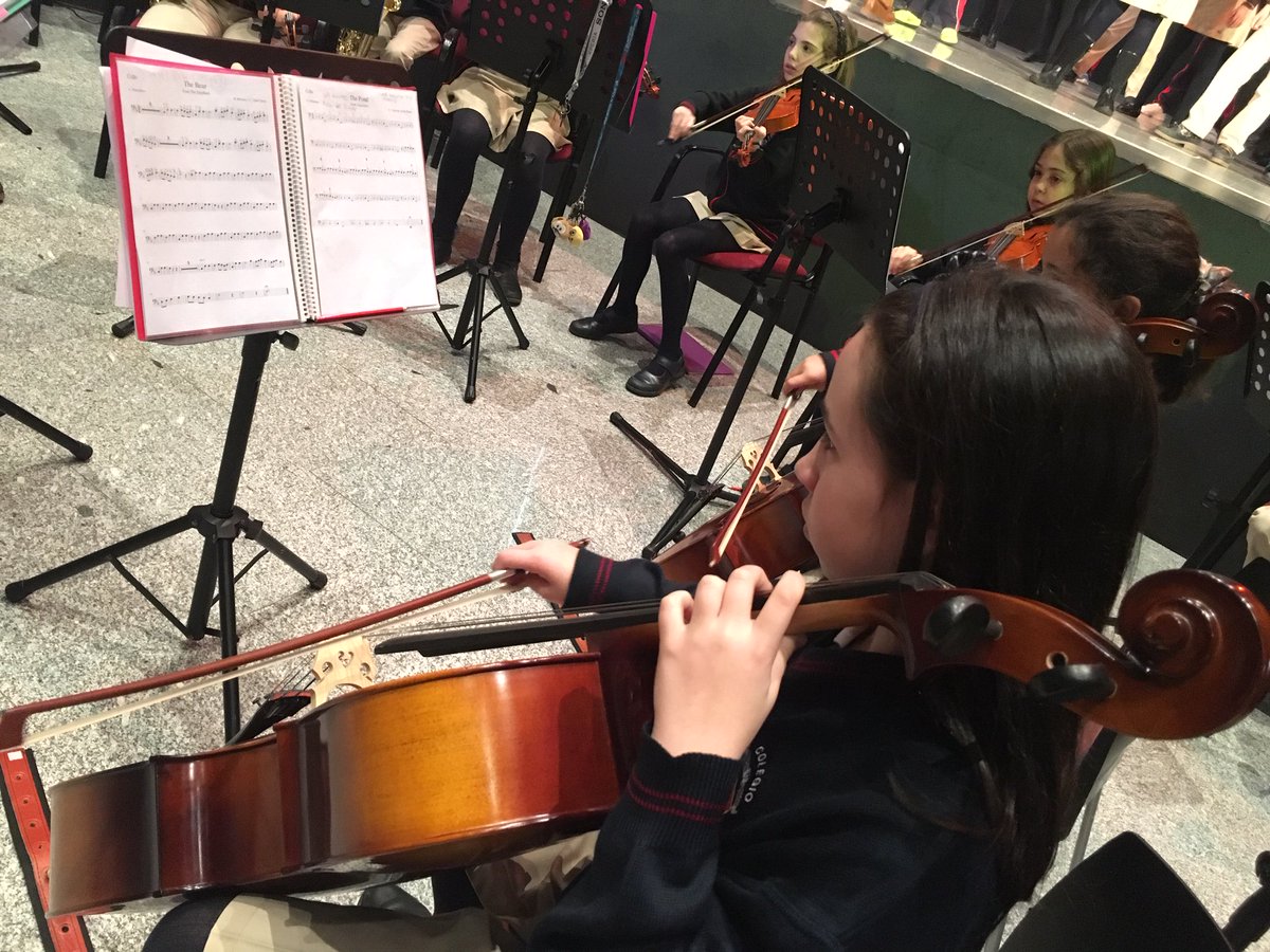 colegio_alameda's tweet photo. Ensayos de los alumnos de 5º de #Primaria donde se preparan para representar próximamente su producción musical #TheWisdomTree dentro del #ProyectoCAOS. Anímate y sigue votando en https://t.co/exUuVNpOgM por nuestra candidatura. ¡Gracias por tanto apoyo! #PremiosIE https://t.co/19TZyaFt8J