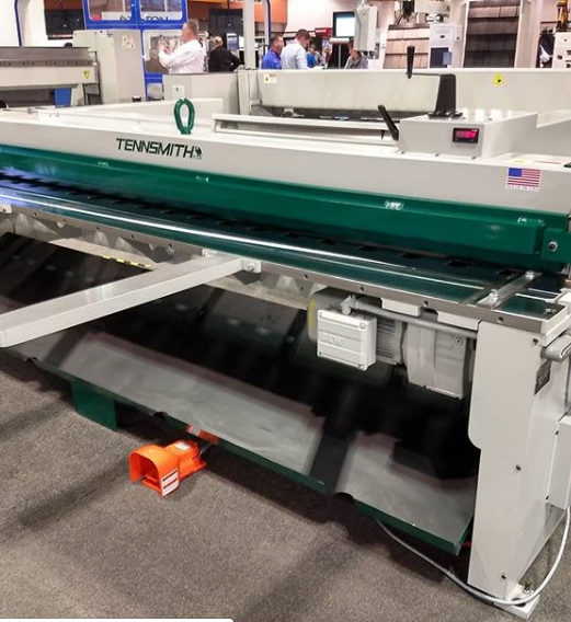 Tennsmith_inc's tweet photo. Today is the last day of the #internationalroofingexpo  exibition in Nashville. 
Come and visit @tennsmith_inc and @ropperwhitney at booth #623 and check our new production lines. 

🎸🎶👷🏽‍♂️ #roofingexpo #nashville #tennsmith #tennsmithinc #ropperwhitney  #Automax #Autokut #Eckold https://t.co/rMfG40XGmp