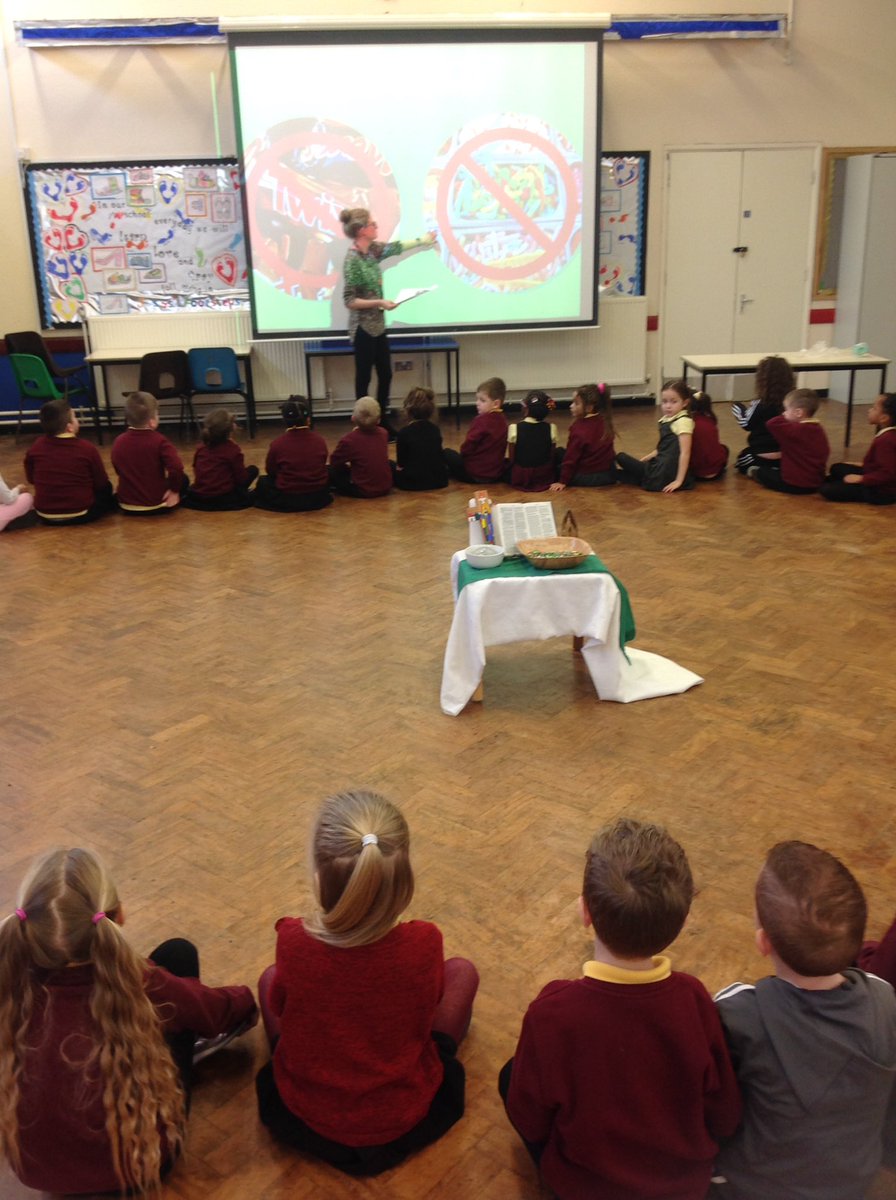 StAlbansSchool1's tweet photo. #sacpsfp had a liturgy this morning. They answered the question 'Will you follow Jesus?' #sacpsre https://t.co/ariziB7XTp