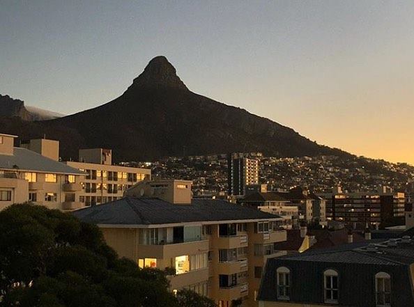 Theoneoff's tweet photo. Evening light over Cape Town .
.
.
#CapeTown #TheOneOff #Shoot #TooOnTour #TooShot https://t.co/HhcbfzSUHG