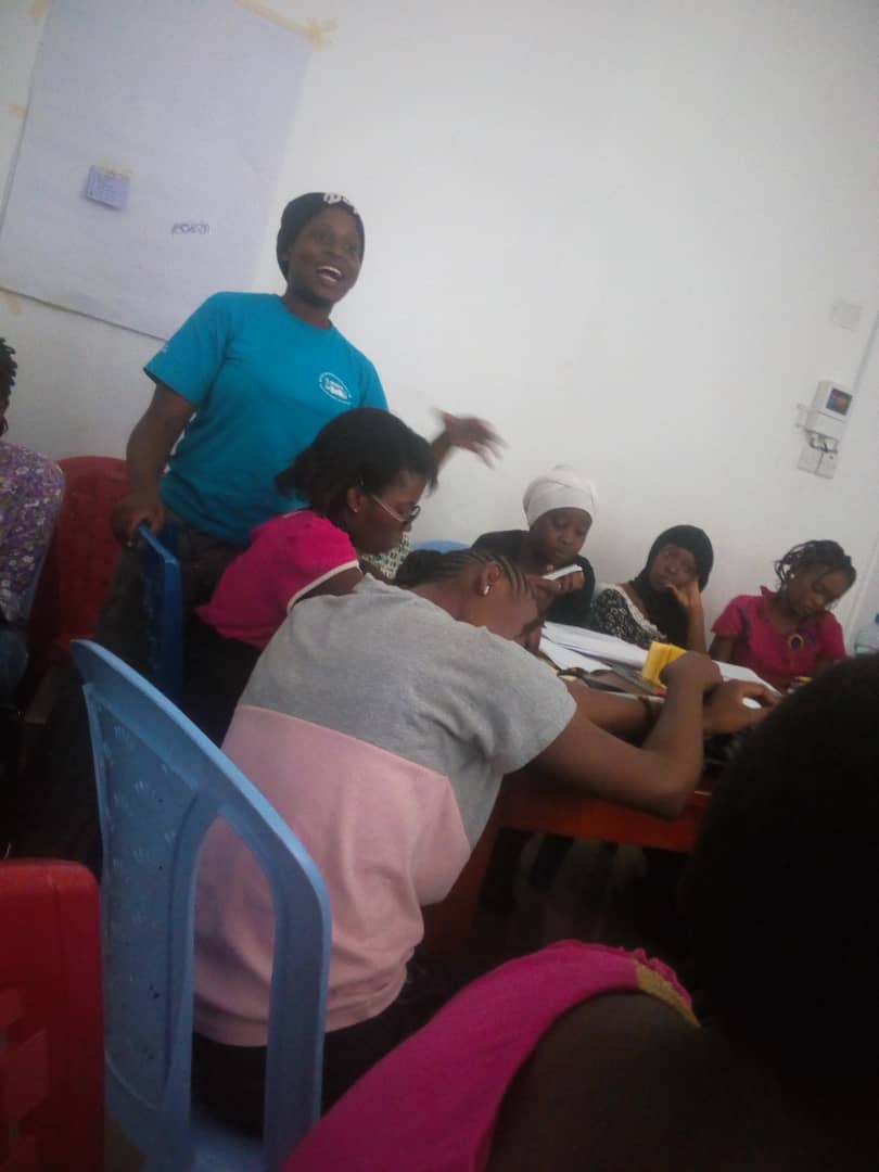 Qweenjohn's tweet photo. @GNtikwiza trying to explain the whole day session on #foodsolutions #joviaprogram #Jovia2019 #coldstorage @appsandgirls @niavation @netimpact https://t.co/DwuklITDQM