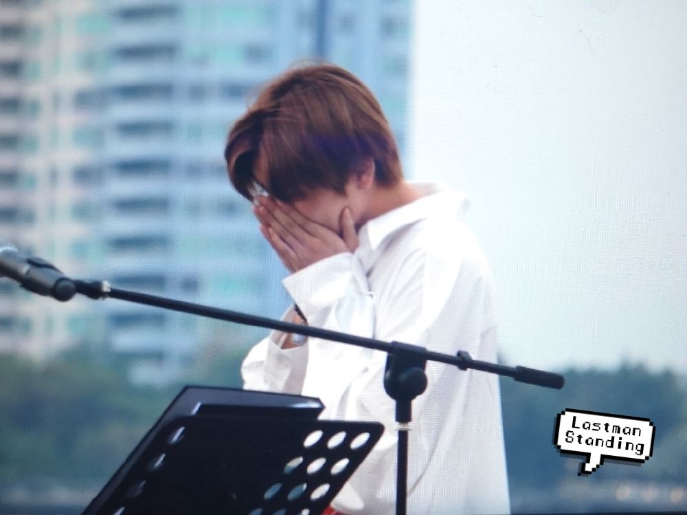 Lastmanstd2012's tweet image. 190213 REN @ Asiatique 🐰💕 #렌 #최민기 #뉴이스트 #NUEST

Shy boy 😳

#พรรคนี้มาไทยทำไมไม่บอก 
#fromRENtoLOVE