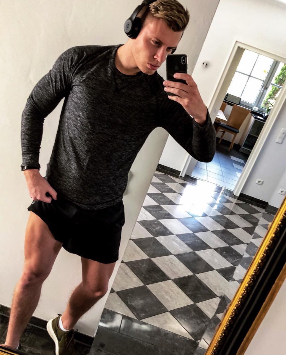 mastermatt1995's tweet photo. Look at this perfection. Some of you #pigs wish to be crushed with my strong #thighs. U love it #fags. U know u want #daddy to do it 😈😈😈

#paypig #findom #cashfag #cashcow #humanatm #straight #tribute #cashgod #alphamaster #alpha https://t.co/vmuMhzG3hW