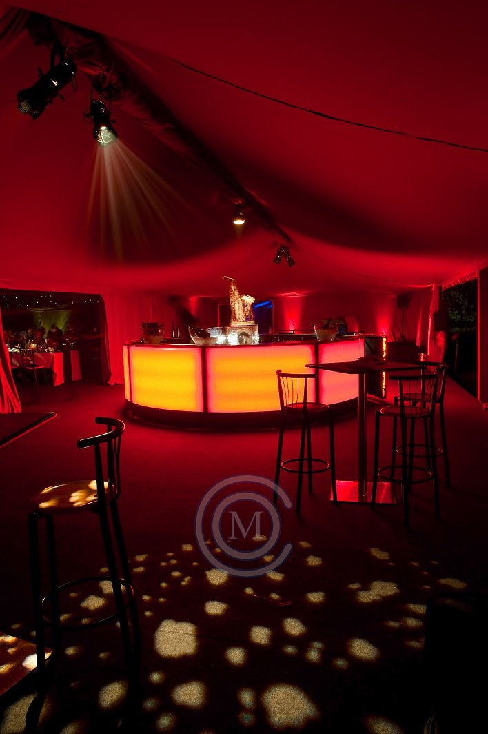 CoveredOccasion's tweet photo. We love a good feature bar, and there are plenty out there to choose from! #bars #eventbars #marqueedecor #marquees https://t.co/3kCl06sRjS