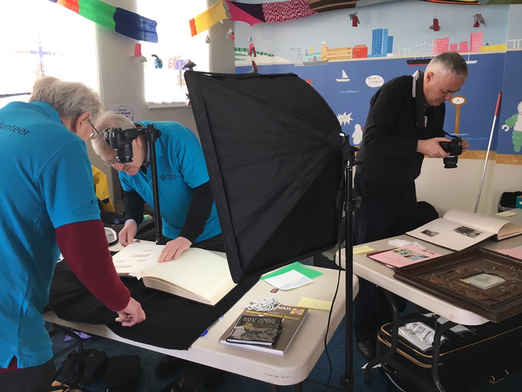 Lots of people at the #LestWeForget event at the @RNSubMuseum in #Gosport to have their stories recorded and objects digitised! If you have objects from #ww1, come along and share your stories. @WW1Centenary @CWGC