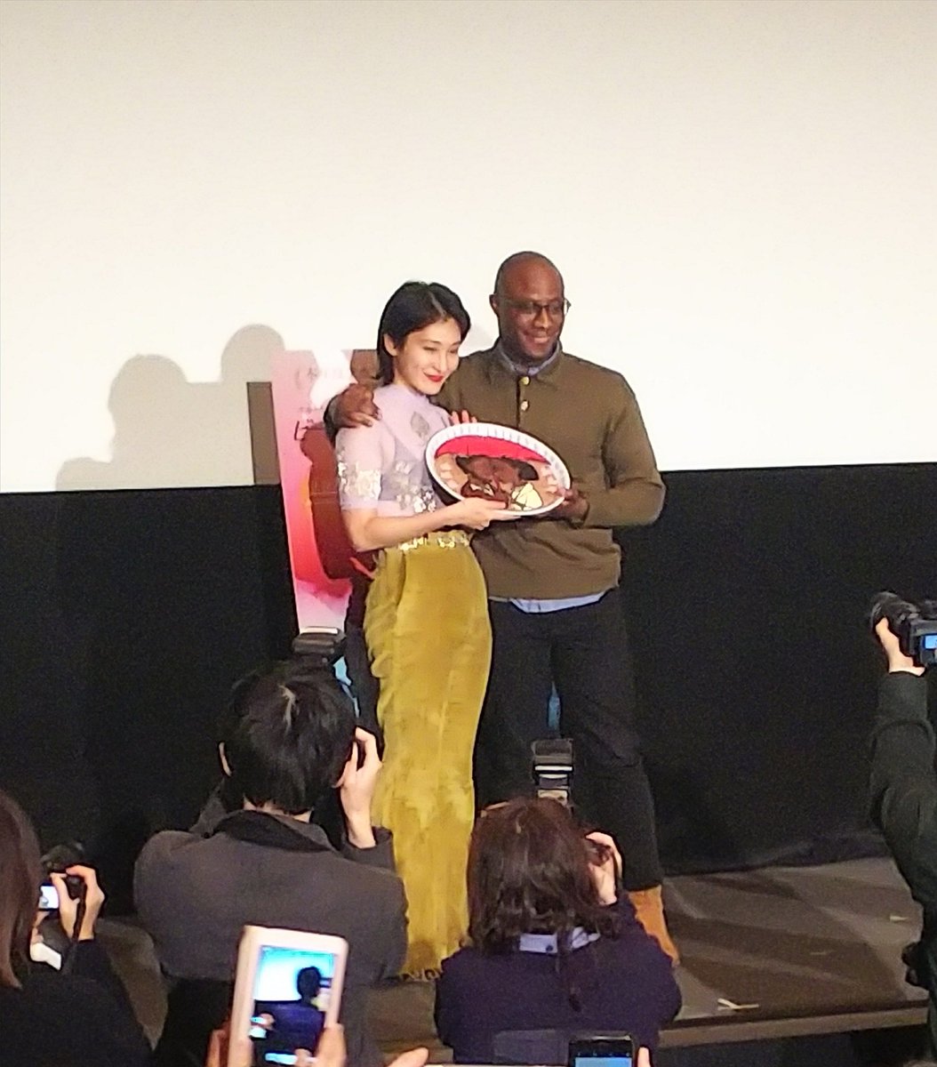 ゆか على تويتر 動画録れてた 昨晩の ビール ストリートの恋人たち 先行上映のバリー ジェンキンス監督 コムアイのフォトセッションです