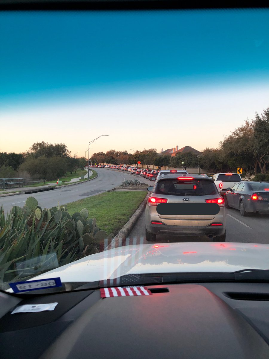 dcjsail's tweet photo. Hey @TxDOTSanAntonio what is up with the light timing change this week at Huebner/1604 and @NEISD #VineyardRanch? Huge backups not normal. https://t.co/h5hxJZZUdH