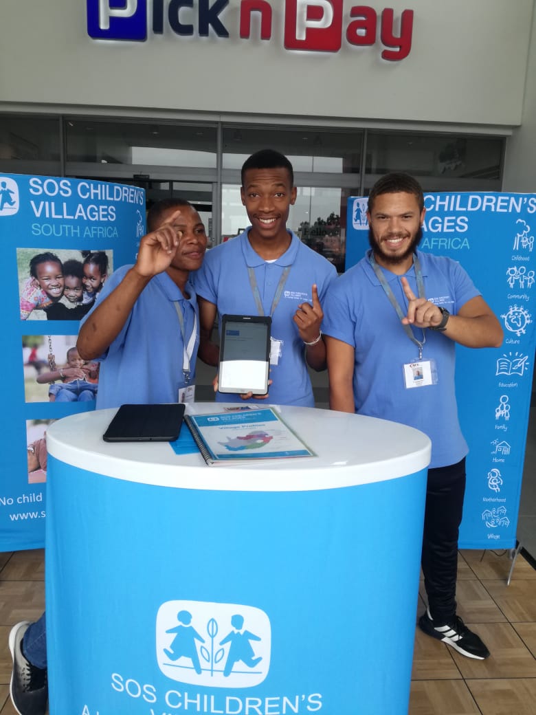soscv_sa's tweet photo. Lookout for our Face-to-Face agents at these following locations; Hatfield Plaza, Pick n pay court in Pretoria, Stoneridge Centre Spar court in the Edenvale and Blue Route Mall in Cape Town. #SOSSA #TeamSOSSA https://t.co/GoNVE8ZtzU