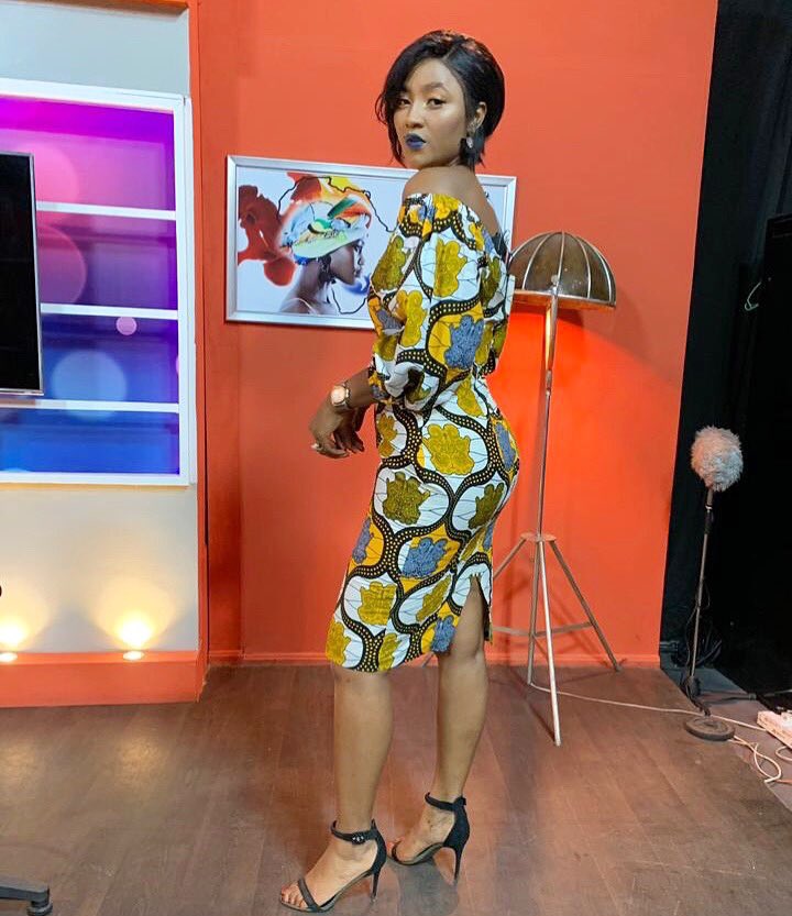 Angelabamfordgh's tweet photo. Just a small, humble piece of the fabric of humanity...💫💫 #WCW 
#angelabamford #alwayskeepitclassy #queenboss #grace #love #kwese  #ntoma #fabric #africanprint #rootculture 👗 @pamdee_fashion 💕👌🏽 https://t.co/cQgLYz57df