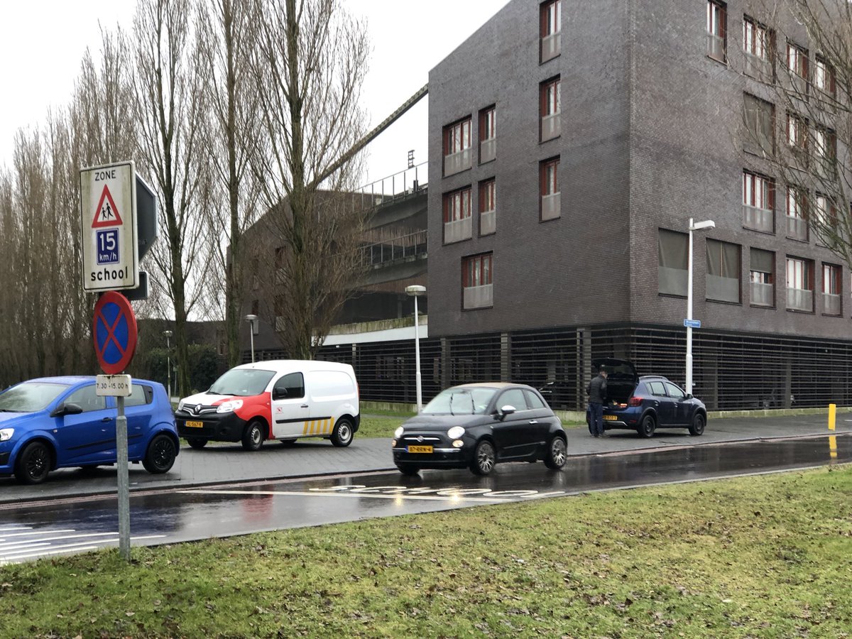 <a href="/GemeenteUtrecht/">Gemeente Utrecht</a> <a href="/030BART/">฿αят</a> <a href="/PolitieLR/">🐣</a> Uiteraard op de kruising Rijnkennemerlaan  / Musicallaan in #Terwijde en <a href="/GemeenteUtrecht/">Gemeente Utrecht</a> staat daar zelf ook vaak fout!