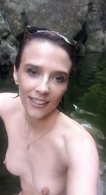 More skinny dipping... https://t.co/pfI8KntdFQ<a href="/tag/feelinlikearockstar"class="tags"><span>#feelinlikearockstar</span></a>