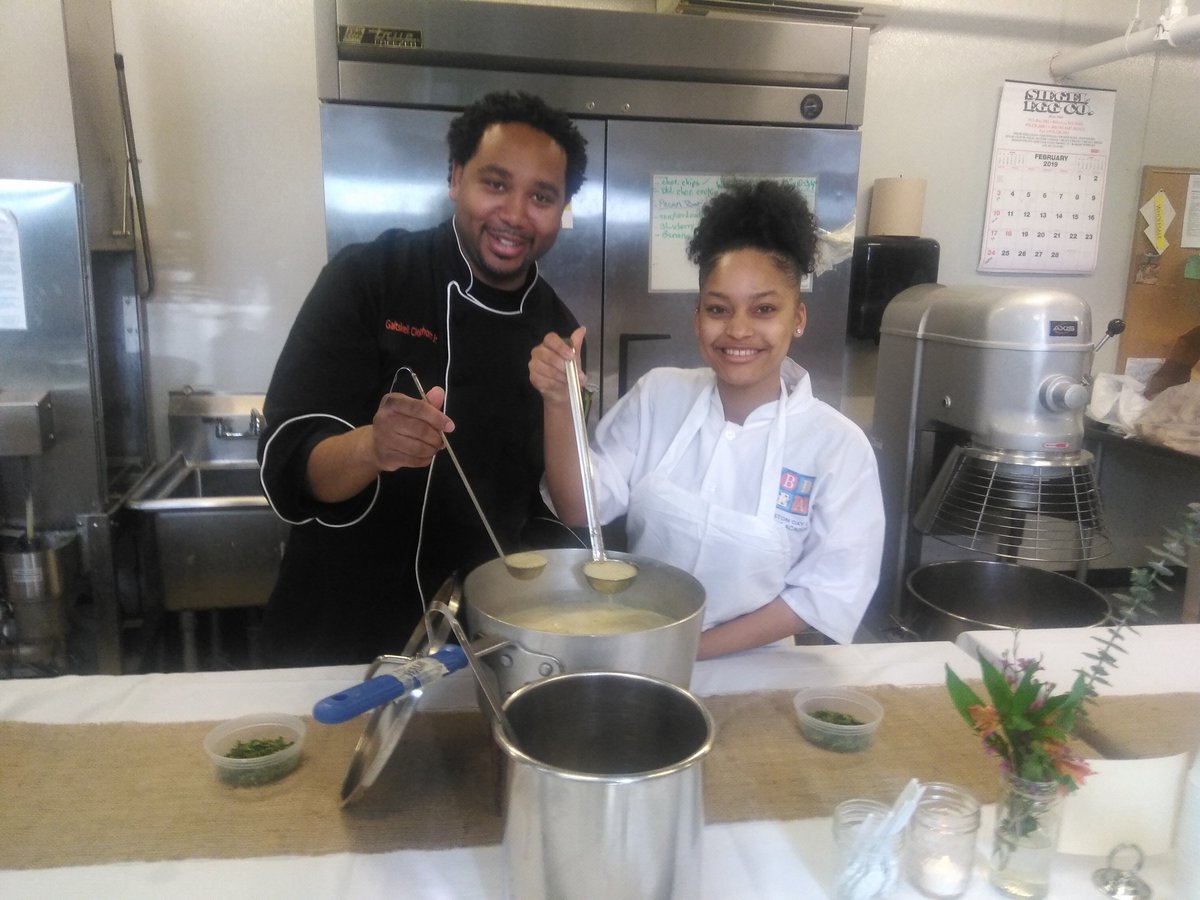 bostondayandeve's tweet photo. Chef Gates and Perla showing off their #culinary skills at @HHBakeryCafe #SouperBowl this past weekend! #bdearocks #handsonlearning #whymakingFOODmatters https://t.co/25V6OqsX9l