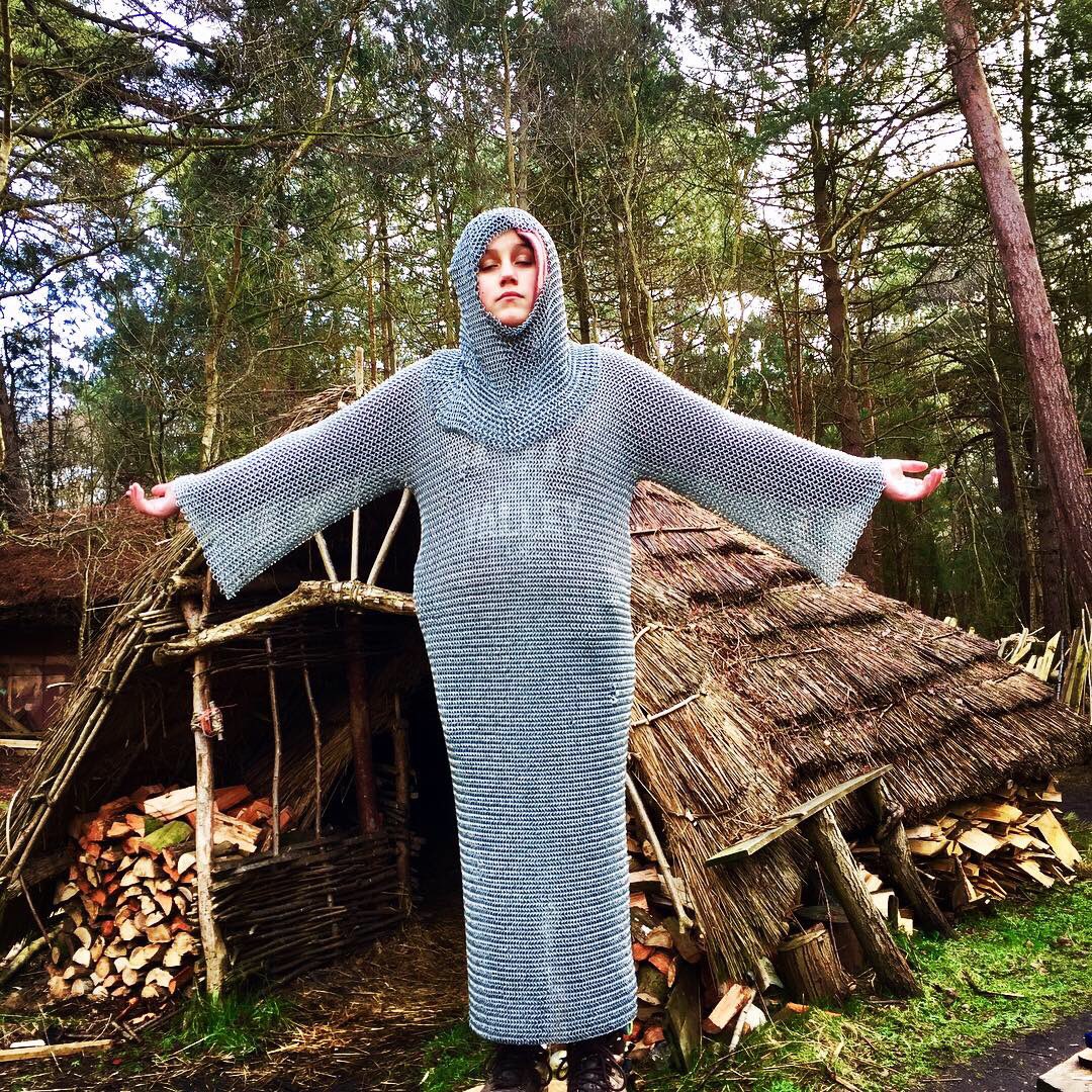 michelle_barja's tweet photo. Chainmail made by one of the talented volunteers at Hands on Heritage.  Modelled by Thor. #reenactment #chainmail #ancientcrafts #ancientskills https://t.co/6NjaGdduFq