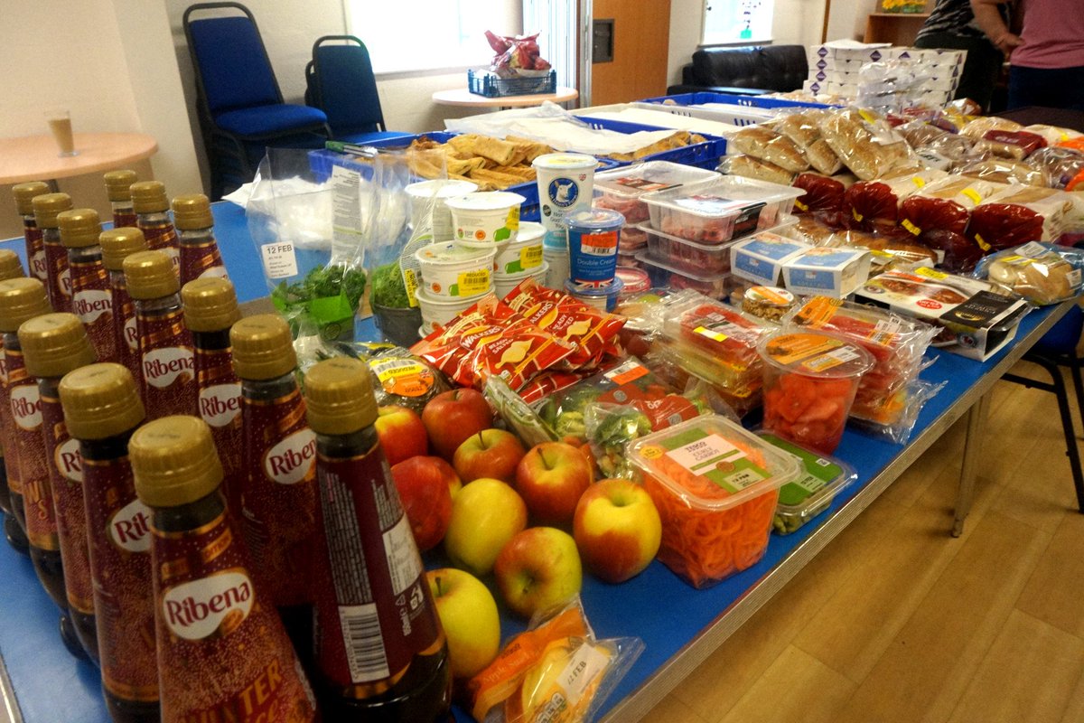 ICBarryDocks's tweet image. RT CastlelandBarry "Lots of goodies again this week courtesy of #FareShare Tesco , GreggsOfficial, waitrose and coopukfood. Not to mention our #HiddenKitchen lamb roast meals only £2 and discount shop all from 14:00 here at Castleland https://t.co/SNAd34sX5a"