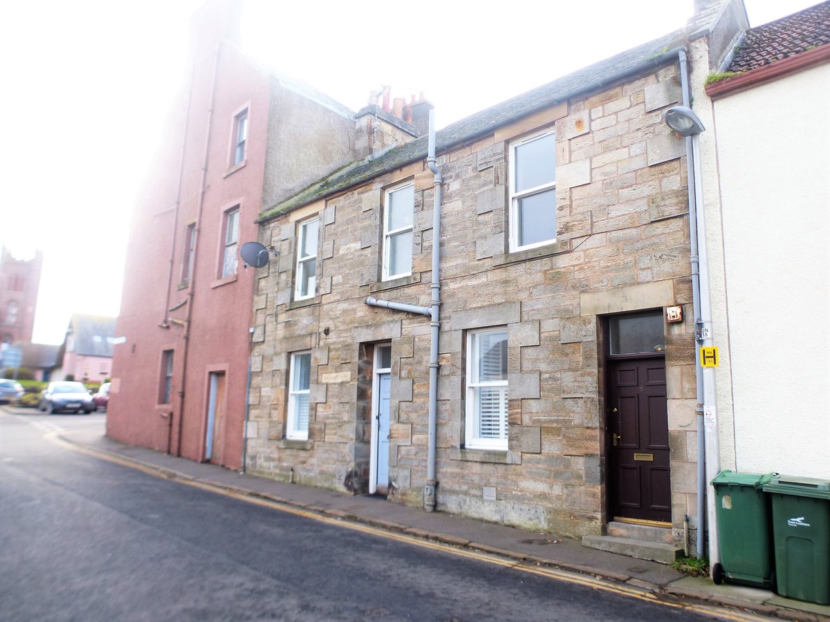 CruzProperty's tweet image. TO LET - Church Street, Dunbar £600pcm
A bright and spacious two bedroom first floor apartment with sea views and a prime location from Dunbar’s main High Street and rail links.  @LothianLoop #Propertytolet #Cruz #PropertyManagement