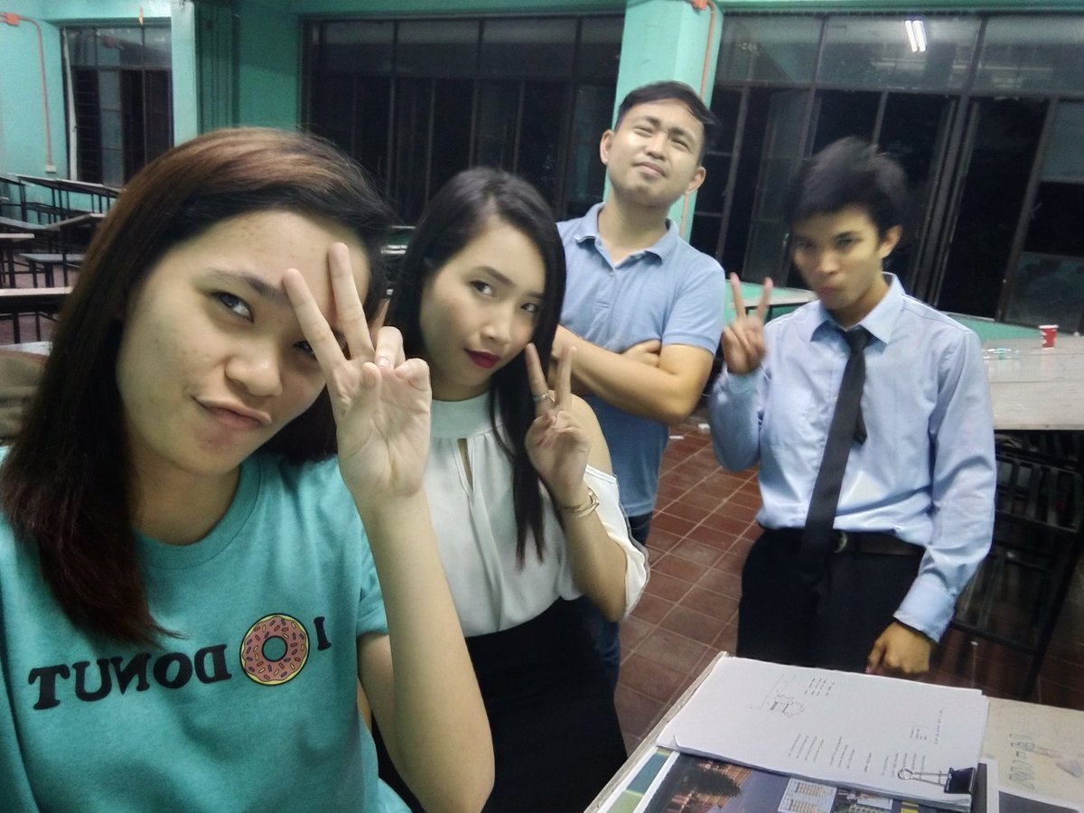 rquitect_belo's tweet photo. Congrats satin Guys! Insert Gerard here hahaha @Abaricoaspero @oronosmarykris @villanuevaheinrich @gerardcuaresma #Bsarchitecture #thesisdefended #blessed https://t.co/h2M5av4Kwb