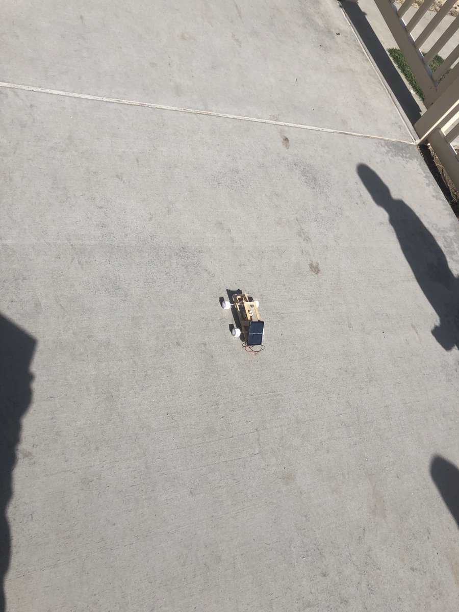 JerryJonesEdu's tweet photo. Students making solar powered cars...that work! #srstream #sbsdsr #sbsdedu https://t.co/ghBYruA5px