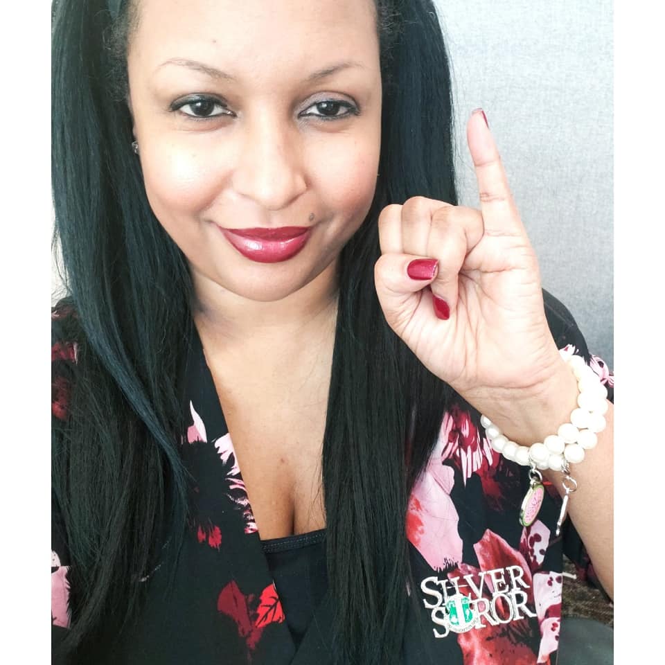 LoveThePuck's tweet image. 25 years ago today, I became a member of Alpha Kappa Alpha Sorority, Inc. within the 25 years, I've made lifetime bonds &amp;amp; connections, that I will always cherish. "Service To All Mankind" #AKA1908 #SilverStarSoror #AEMade #SkeeWee #Spring94 #4 #Chipmunk #VSU 💚💗