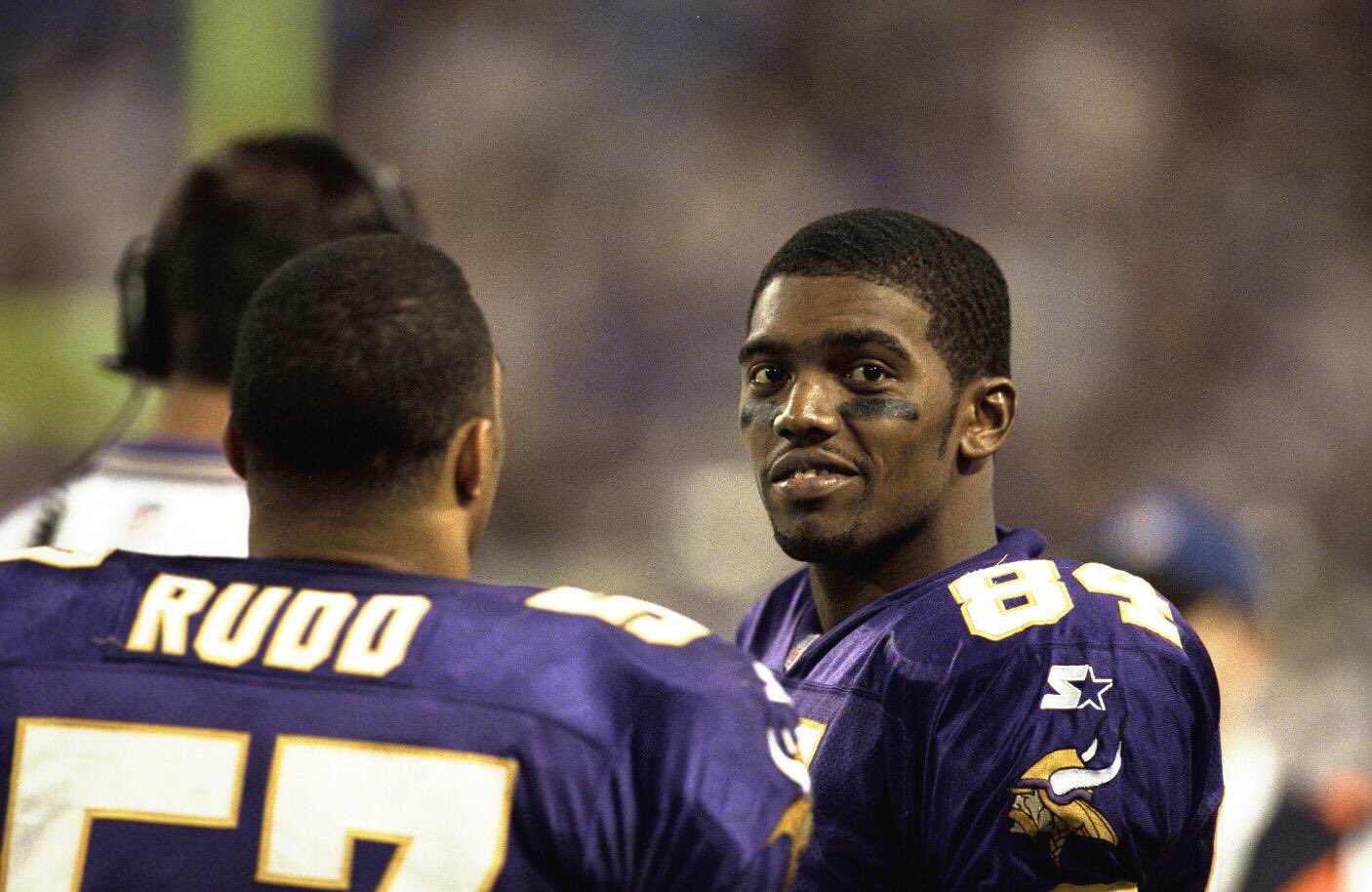 Happy Birthday to the legendary receiver that is Randy Moss! 