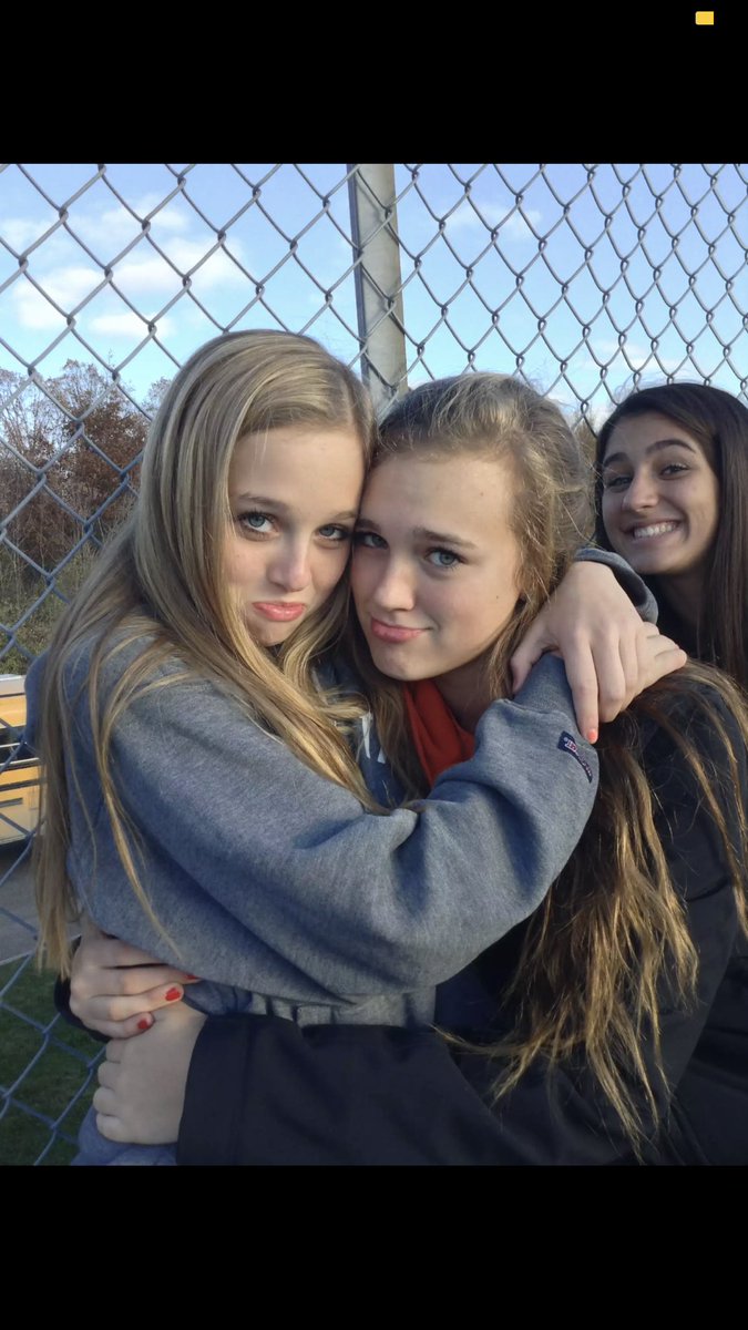 torifitzgerald4's tweet photo. happy birfday 💘💘 i love you 🤩🤩💋💋 @Sarahreuschlein some throw back pics ;) https://t.co/dloOpINpTI