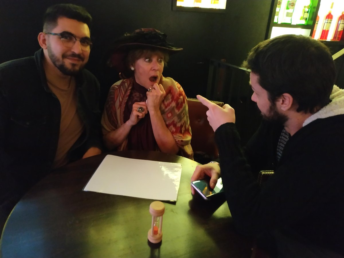 [#LifeatCitae] Hier nos collaborateurs sont venus de toute la France pour notre séminaire annuel. Au programme : objectifs &amp; stratégie 2019, échanges sur la relation client et pour finir Murder Party (avec des vrais comédiens). Nous avons des sacrés enquêteurs 😎#Teambuilding