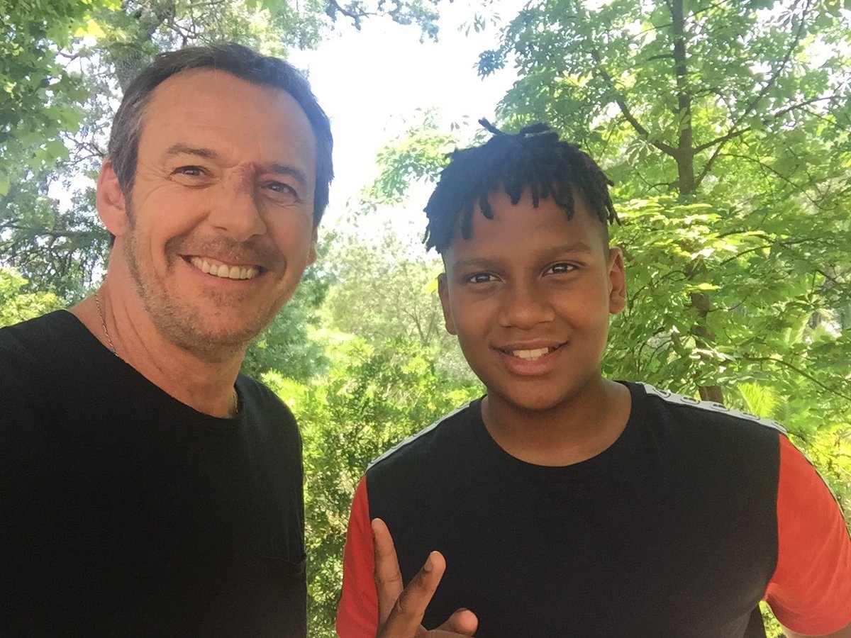 JL_Reichmann's tweet photo. 👍 Vraiment très heureux de retrouver Gabriel ( Kids United, the Voice ) sur Léo Matteï ‼️👮‍♂️... Ce jeudi 20h50 @TF1 @TF1SeriesFilms @WeAreKidsUnited @TheVoice_TF1 🇫🇷 https://t.co/WRZBjV1kYt
