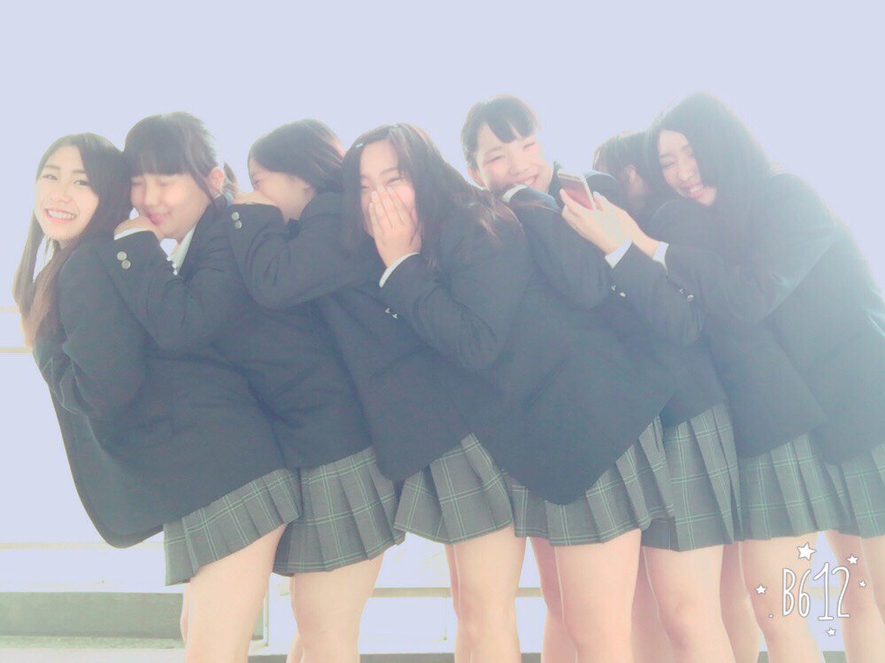 Kae_chiin's tweet photo. もうすぐ卒業か～～😢😢😢
色々ありすぎた3年間やったナ。
JKらしい事全然できてないけどいろんな人に出会えてよかったです。残り予行と卒業式だけってさみしい気する(はよ卒業したい) https://t.co/QjaFqDnDQY