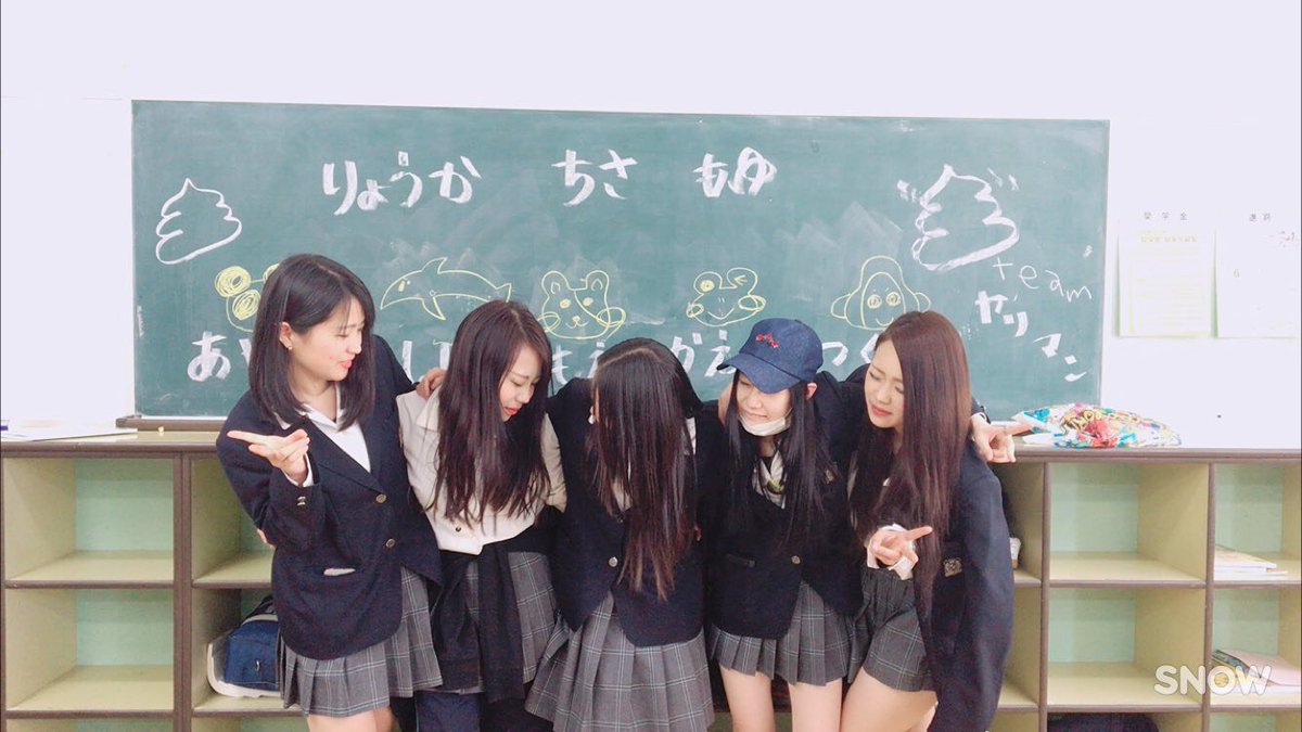 Kae_chiin's tweet photo. もうすぐ卒業か～～😢😢😢
色々ありすぎた3年間やったナ。
JKらしい事全然できてないけどいろんな人に出会えてよかったです。残り予行と卒業式だけってさみしい気する(はよ卒業したい) https://t.co/QjaFqDnDQY