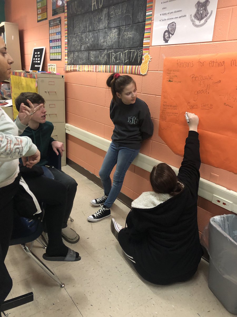 MrsKinmanELA's tweet photo. Starting our Factory Farming and Food waste informational unit in our reading classes! #realworldreading https://t.co/7wlDkCmBBB