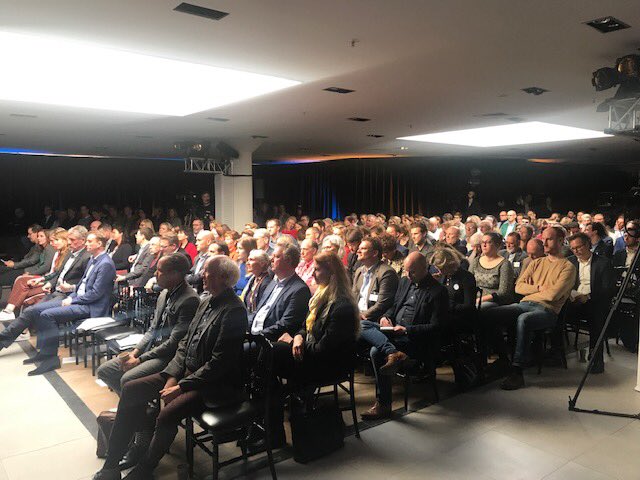 D66NoordHolland's tweet image. Gedeputeerde @JackvanderHoek : Innovatiekracht stimuleert duurzame groei &amp;amp; biedt kansen. #circulaireeconomie gaat veel verder dan afval als grondstof: het ontwerp moet al circulair worden bedacht! Alternatieve materialen nodig voor producten van de toekomst #InnovatiefestivalNH