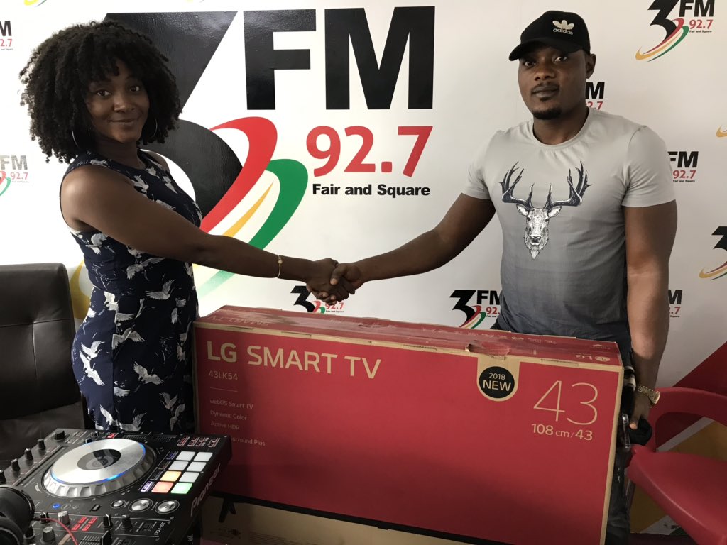 3fm927's tweet photo. 📷 2nd runner-up, #3FMJamIn10 2018, DJ Casey was also presented with a new 43’’ flat screen TV set this morning on #UrbanBlend. 🎊 https://t.co/fBMZABviro
