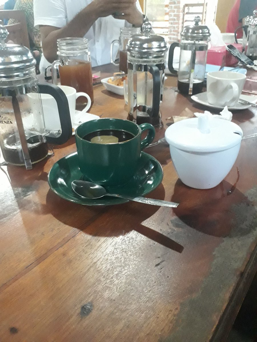 Vick_Putra92's tweet photo. Ngopi jhon ngopi👌 https://t.co/1CiliXDhs4
