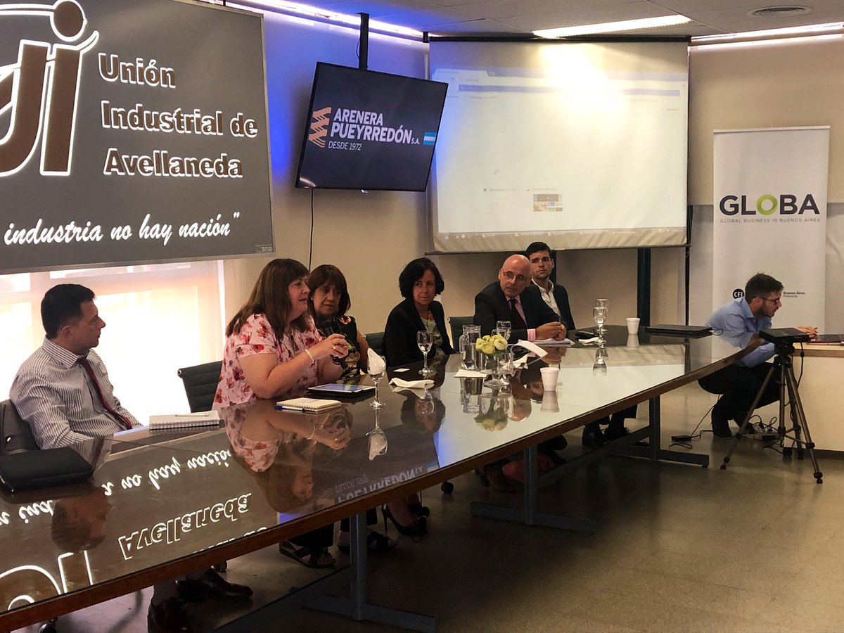 También participan del encuentro Sebastian Guerrini (<a href="/GuerriniDesign/">Guerrini Design</a>) y Nilda Brovida (Telmec), comentando sus experiencias en el mercado belga.