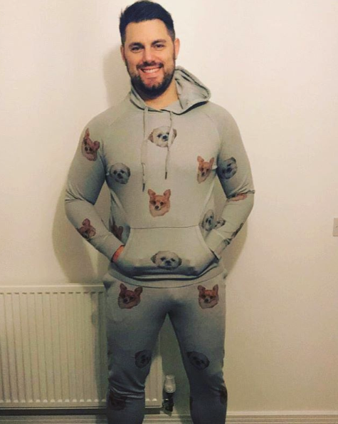 dogsyofficial's tweet photo. @janeyeardley has one very happy husband, in his custom Dogsy tracksuit.
.
.
#custom #customloungewear #customtracksuit #personalised #personalisedloungewear #personalisedtracksuit #dogsy #dogsytracksuit #loungewear #tracksuit #custommade #dogtracksuit #dogloungewear https://t.co/FncXAcXm8V
