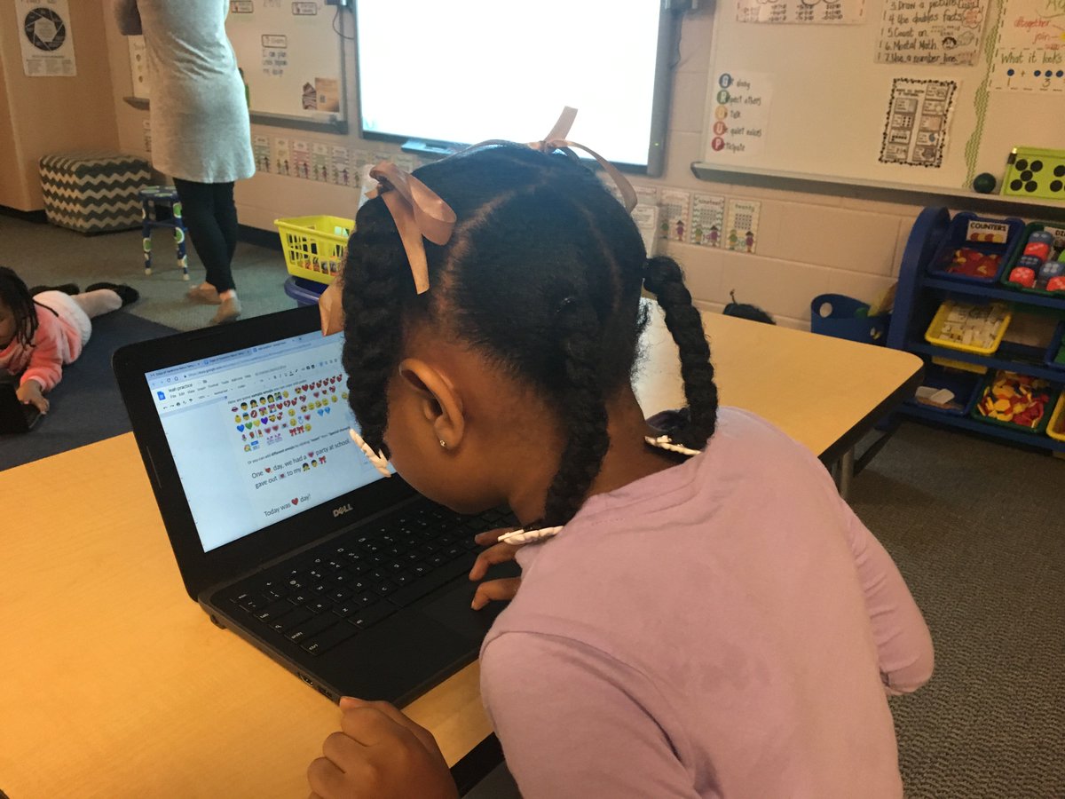 ROARingCougars's tweet photo. BCE ROAR students writing Valentine stories using writing and emojis!
Creativity+technology=winning lesson!
@MEDatBCE @RichlandTwo https://t.co/8LRtzvYVum