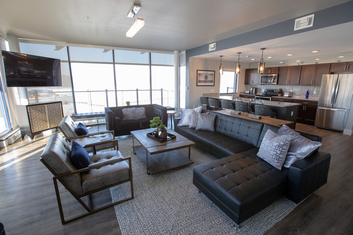 LandingHotelNY's tweet photo. We've been keeping a secret 🤭 Welcome to our BRAND NEW Harbor Suite designed by @JMP_Interiors! https://t.co/rEHvrNUmfj