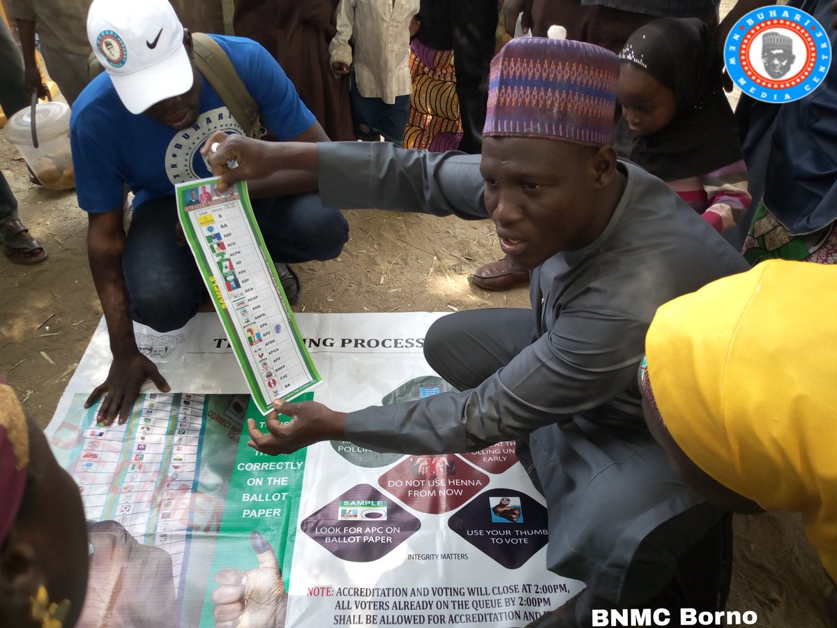 BMB_Official1's tweet photo. Photos News:
Today during our BNMC Activities in various communities of Borno State, at #Gwange 1,2,3 and 4, on delivery the massage of how to vote all APC candidates in the fourth coming General elections on 16th February 2019.
#BNMCBorno #BNMCVolunteers #BNMCActivities https://t.co/OA2zEQBOl7